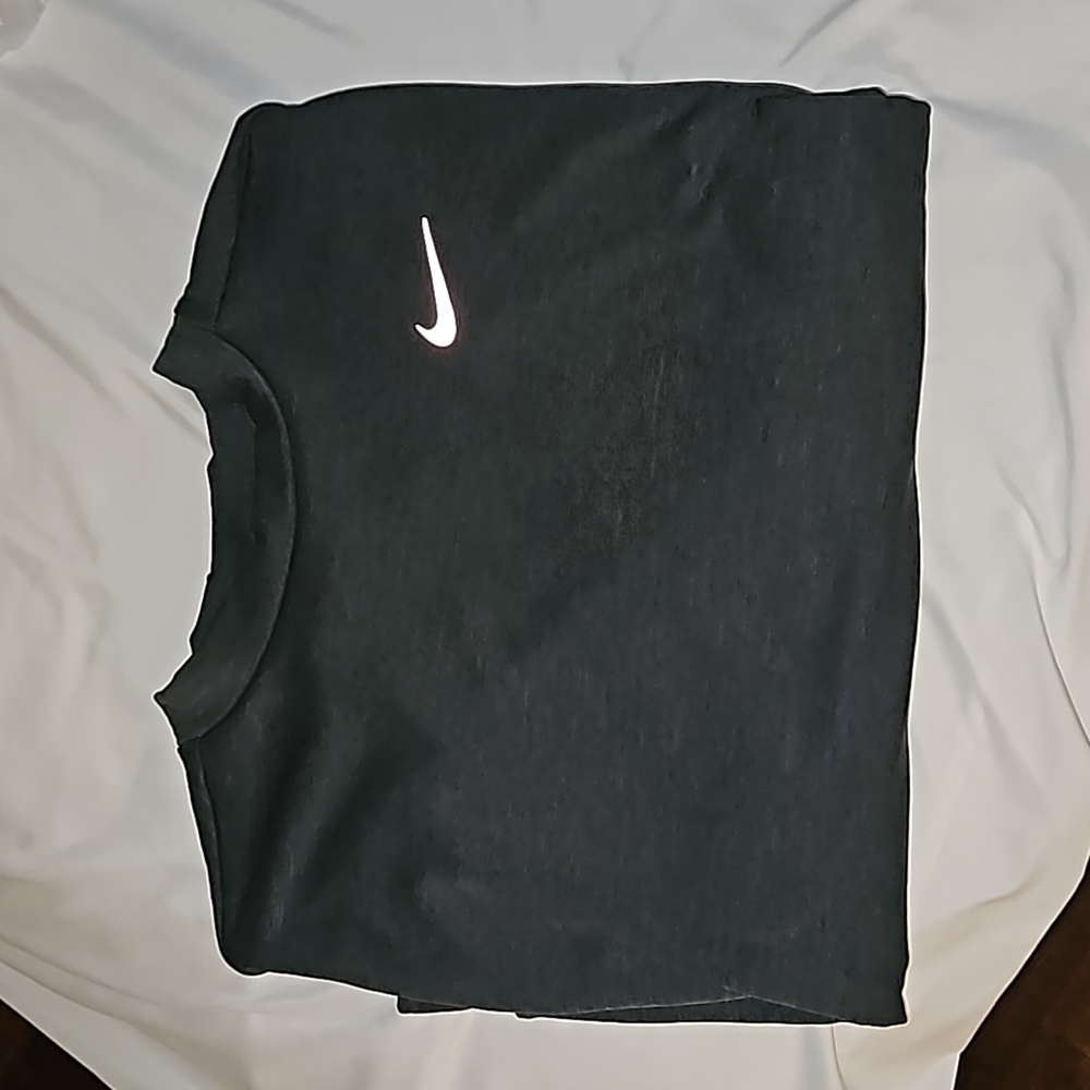NWT.  Nike Therma Dri-Fit